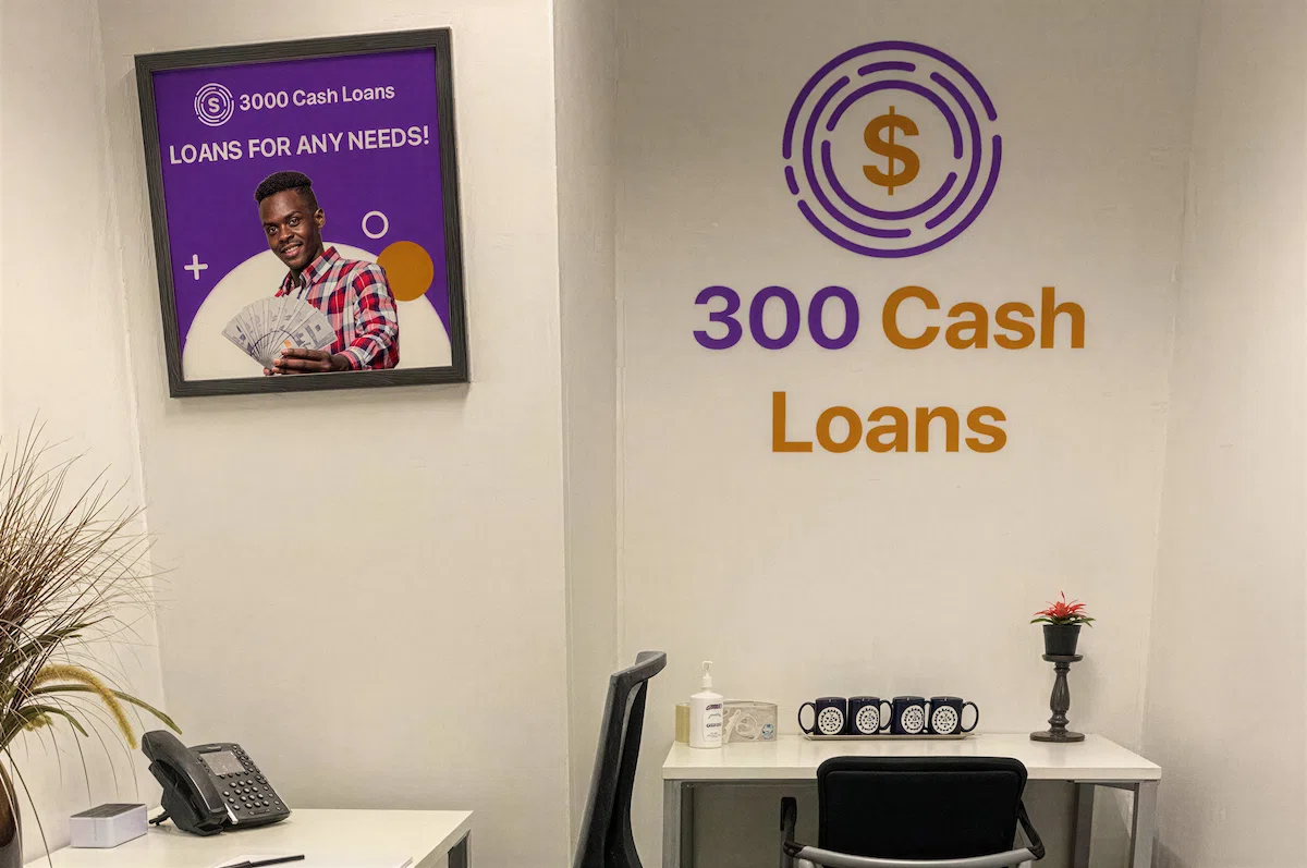 300 Cash Loans office interior